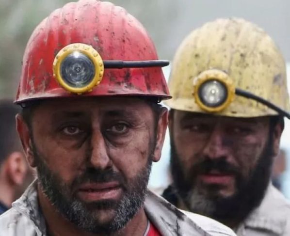 41 trabajadores muertos deja explosión en mina de carbón