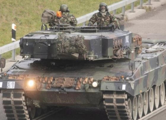 Alemania autoriza el envío de tanques a Ucrania