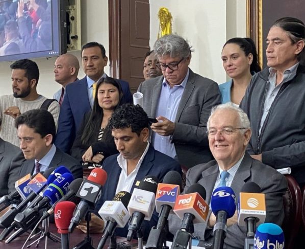 Aprueban reforma tributaria propuesta por Petro