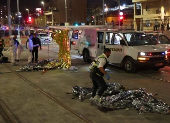 Ataque armado contra una sinagoga en Jerusalén deja ocho muertos