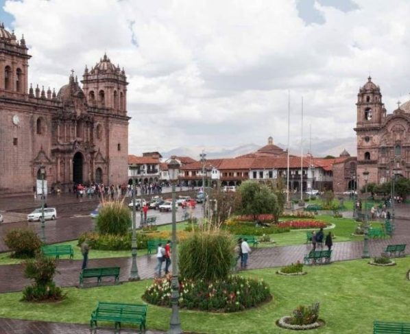 Crisis política afecta al turismo