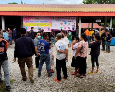 Expolicía mata a 22 niños y 12 adultos en una guardería
