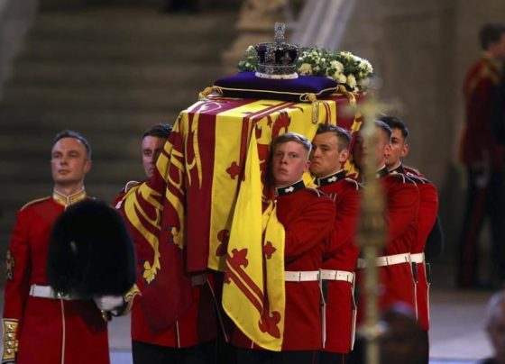 Féretro de la reina estará en capilla ardiente en el Palacio de Westminster