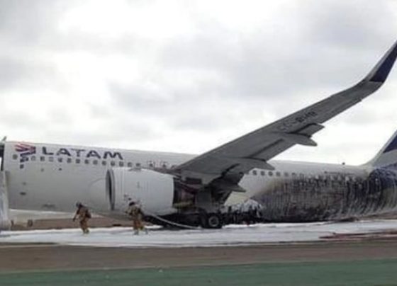 Impacto entre avión de Latam y vehículo de bombero en la pista del Aeropuerto Jorge Chávez deja dos muertos