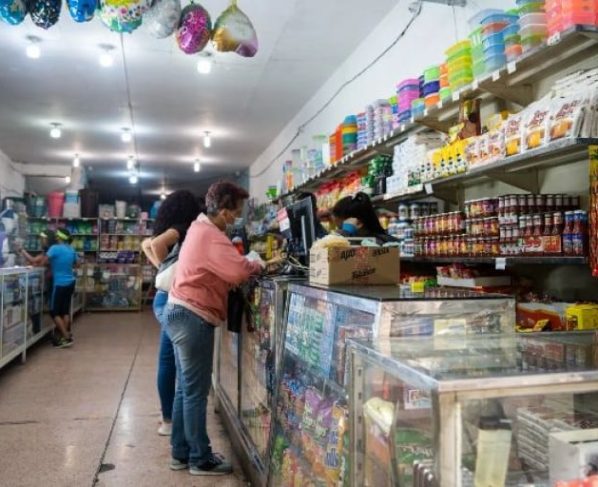 La inflación se ubica de 8,2% tras alza del dólar