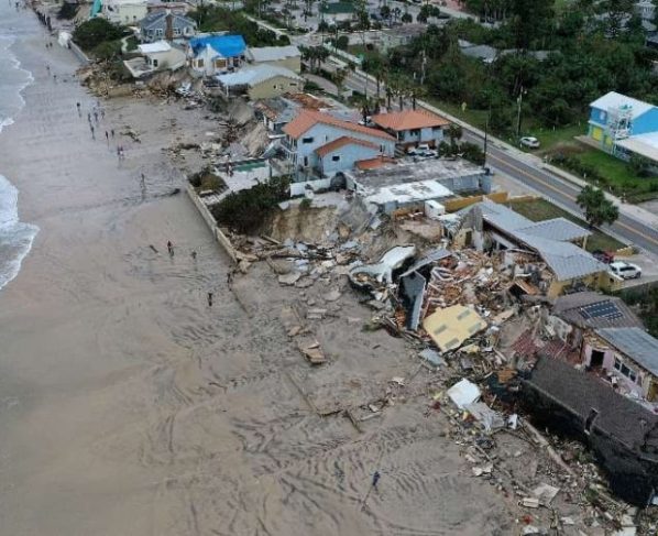Muertes y destrozos deja Nicole en Florida