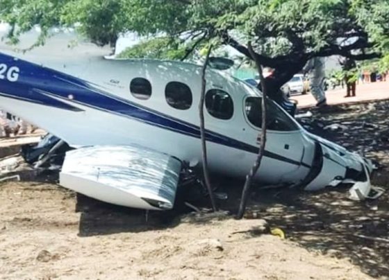 Murió niño tras ser impactado por una aeronave que se salió de la pista