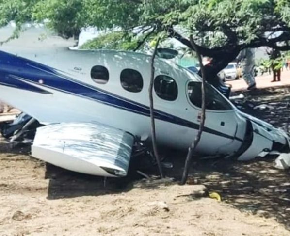 Murió niño tras ser impactado por una aeronave que se salió de la pista