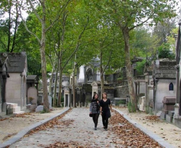 Ni playa ni montañas: el cementerio