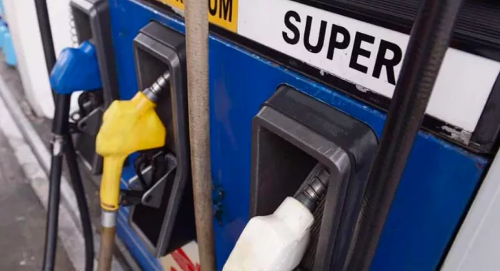 Nuevos precios de la gasolina estudian en Ecuador
