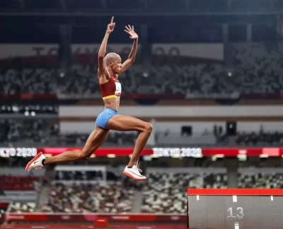 Otra medalla de oro en atletismo para la venezolana Yulimar Rojas superando su propio récord