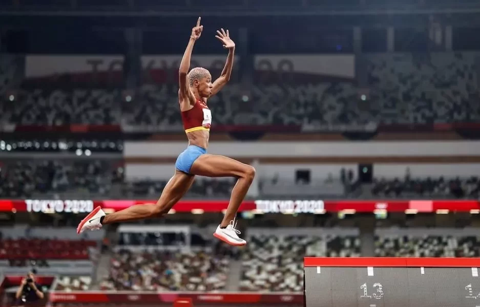 Otra medalla de oro en atletismo para la venezolana Yulimar Rojas superando su propio récord