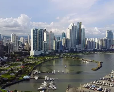 Panamá busca ser de nuevo el centro de inversiones