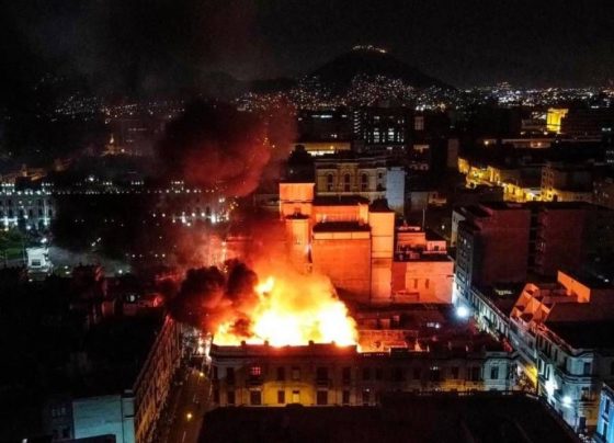 Perú en llamas: voraz incendio durante las protestas