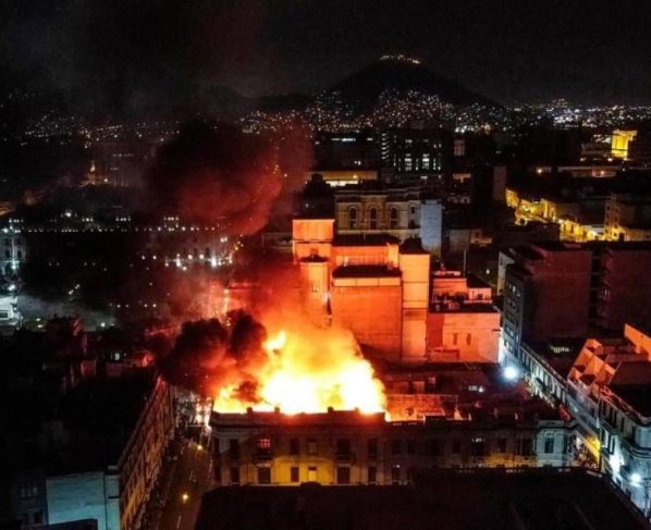 Perú en llamas: voraz incendio durante las protestas