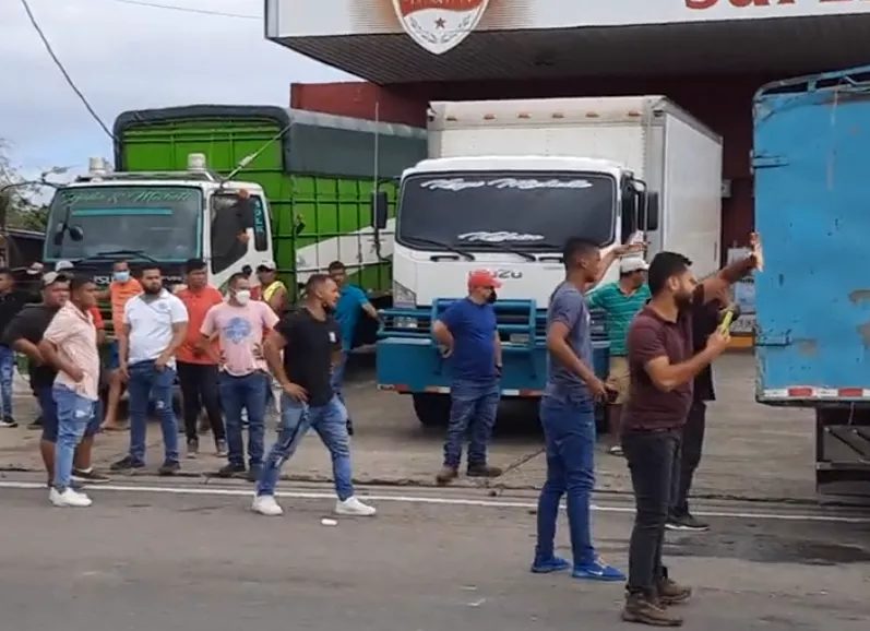 Productores de Chiriquí piden abrir la carretera interamericana por las pérdidas