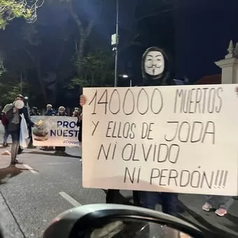 Protesta frente a la Quinta de Olivos en contra de Alberto Fernández