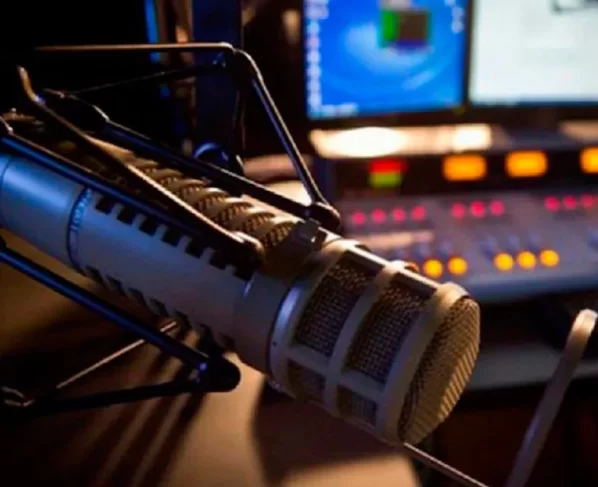 Régimen madurista sigue cerrando emisoras radiales en Venezuela