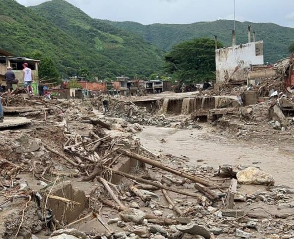 Se eleva a 25 la cifra de muertes por vaguada en Venezuela