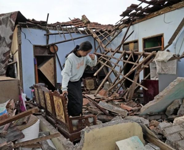 Terremoto de Indonesia ha cobrado la vida de 318 personas