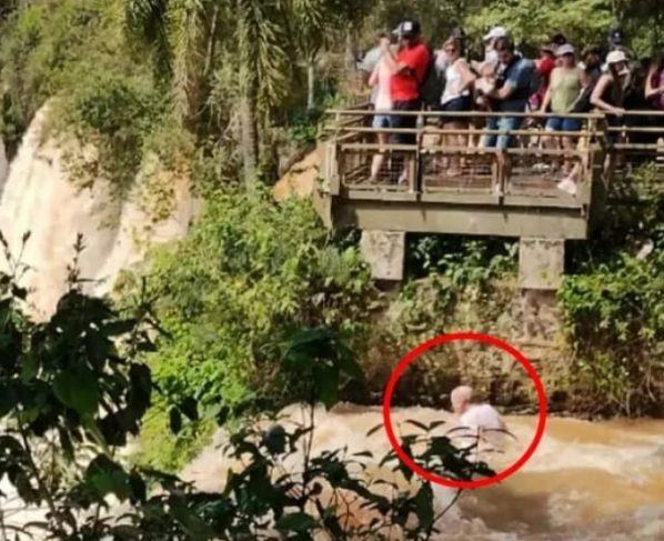 Turista cayó en las Cataratas del Iguazú