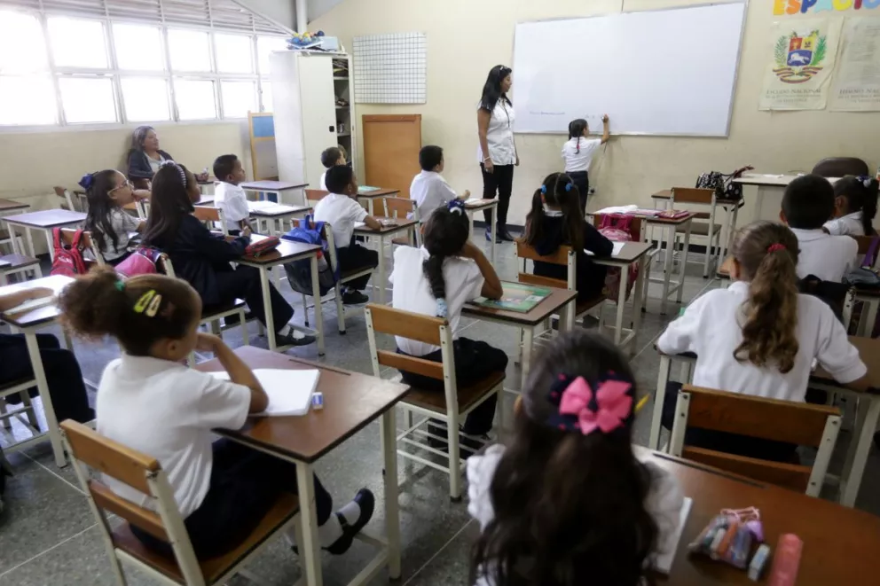Un millón de niños venezolanos no asisten a las escuelas por falta de alimentación