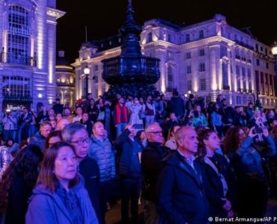 Un minuto de silencio por la reina Isabel II