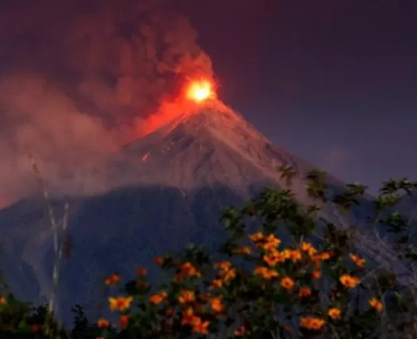 Volcán de Fuego aumenta actividad eruptiva