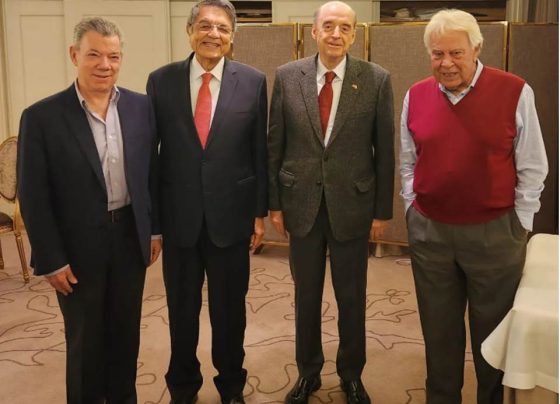 Juan Manuel Santos, Felipe Gonzalez, Alvaro Leyva y Sergio Ramírez