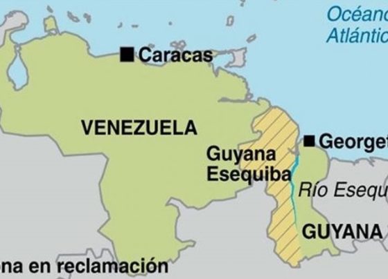 las acciones que ha emprendido la república de Guyana para extraer petróleo en el río Esequibo, lo cual consideran las autoridades venezolanas una provocación por parte del Estado guyanés