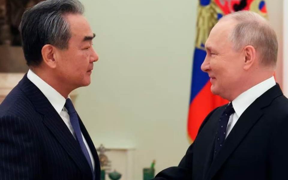 Consejero de Seguridad de China visita Moscú