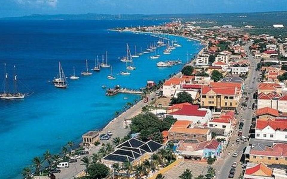Bonaire dijo estar lista para importar frutas y material de construcción desde Venezuela con la finalidad de impulsar al Turismo con nuevas estructuras.