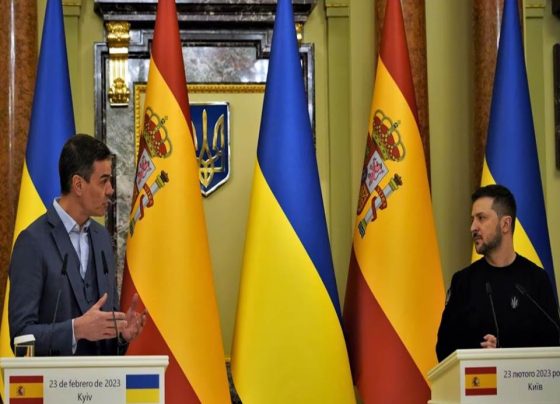 Pedro Sánchez visitó a su par Zelensky