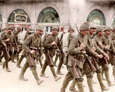 El magnicidio contra el Archiduque Francisco Fernando de Austria, desencadenó una crisis diplomática entre las autoridades del imperio Austrohúngaro y las autoridades del reino de Serbia, a quienes se exigían una serie de respuestas concomitantes al hecho penal