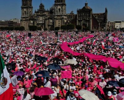 Una reforma del órgano electoral aprobada por el oficialismo en el Congreso provocó que decenas de miles de personas protestaran