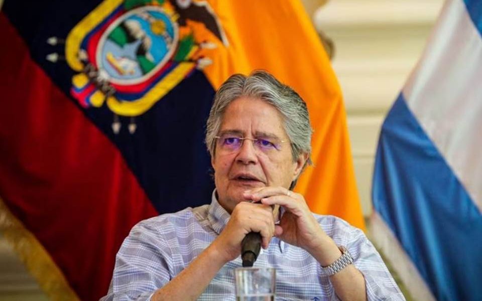 El presidente de Ecuador Guillermo Lasso, anunció este viernes qué no será candidato a las elecciones presidenciales, convocadas en el país suramericano, después que el mandatario aplicará el mecanismo de " muerte cruzada ", qué disuelve al Parlamento, a cambio de la renuncia del jefe de Estado.