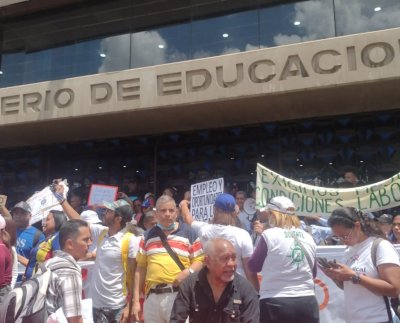 La resistencia es una de las cualidades que han demostrado los trabajadores venezolanos durante tres meses de protestas consecutivas, en demanda de salarios que permitan cubrir sus necesidades vitales.