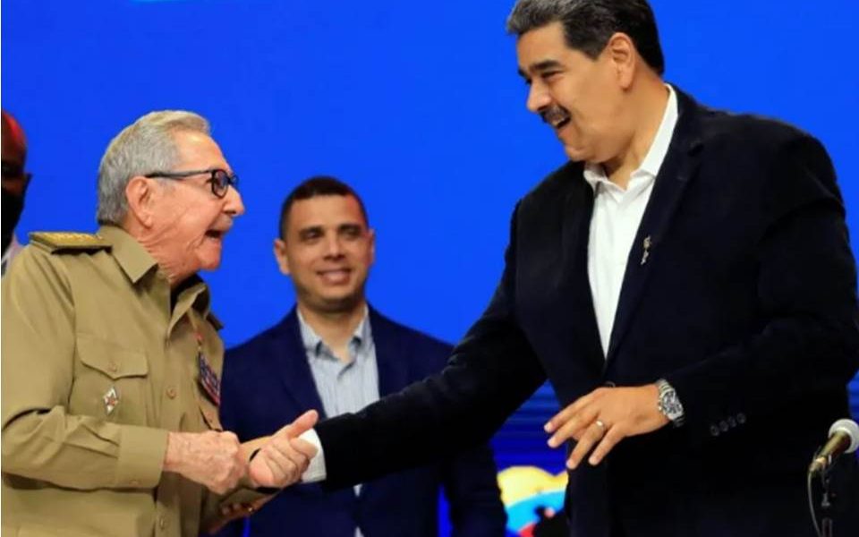El viaje del llamado "comandante de la revolución castrista y ex ministro de Interior a Caracas se produjo en medio de una caída de las exportaciones de petróleo venezolano al régimen de La Habana.