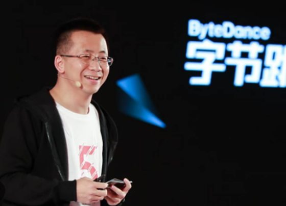 En los últimos años, la relación se ha agravado con la política china de supervisar directamente a las empresas de Internet: un fondo estatal compró parte de las acciones de ByteDance y colocó a un alto funcionario en el consejo de directores.