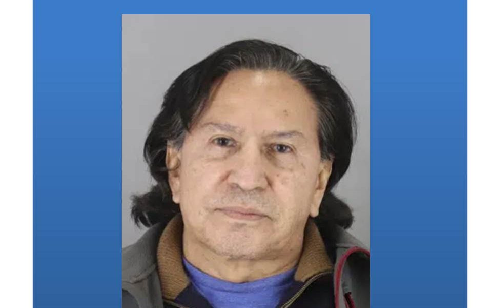 El Departamento de Estado aprobó en febrero la extradición a Perú del ex presidente y emitió una orden para que se entregue, pero Toledo pidió por varias vías permanecer en Estados Unidos. Ahora falta que una corte determine si da lugar o no a su solicitud.