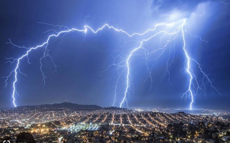 Los principales centros de población con mayor riesgo de tormentas son St. Louis, Missouri; Memphis, Tennessee; Little Rock y Jonesboro, Arkansas; y Des Moines y Cedar Rapids, Iowa.