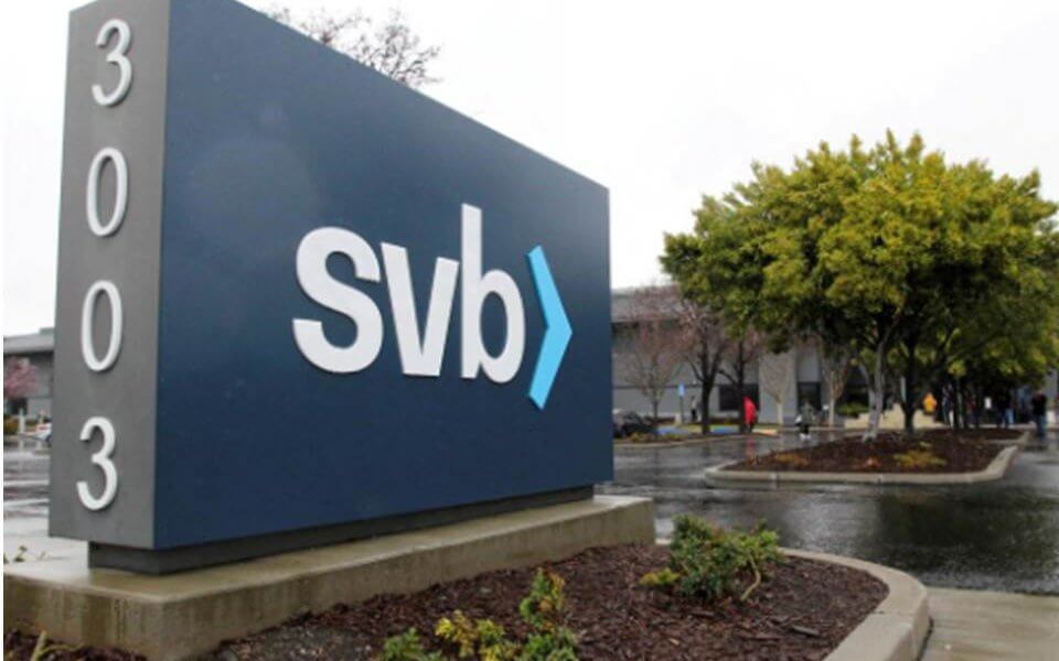 El colapso de SVB representa la mayor quiebra bancaria en Estados Unidos desde la crisis de 2008 por volumen de activos.
