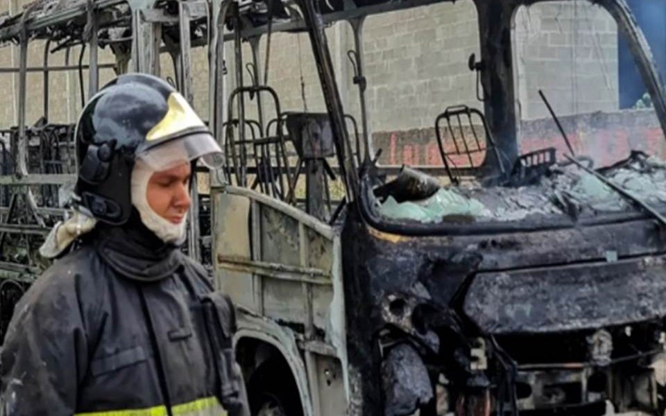Una serie de ataques orquestados por bandas criminales, con incendios y disparos contra oficinas públicas, comercios y vehículos, se proodujeron en seis ciudades del noreste de Brasil.