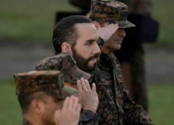 Hoy se cumple el primer año de la declaración del estado de excepción ordenado por el gobierno de Nayib Bukele, quien lidera a la nación de siete millones de habitantes, donde la mayoría celebra su forma de gobierno. El resto continúa escéptico.