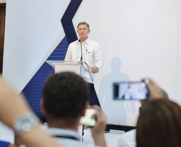 El ministro de Relaciones Exteriores de República Dominicana, Roberto Álvarez, declaró que el país está preparado para recibir la XXVIII Cumbre Iberoamericana de Jefas y Jefes de Estado y de Gobierno que se desarrollará en el país del 24 al 25 de marzo en la sede de la Cancillería dominicana con el lema “Juntos por una Iberoamérica justa y sostenible”, convirtiendo a Santo Domingo esta semana en la capital de Iberoamérica.