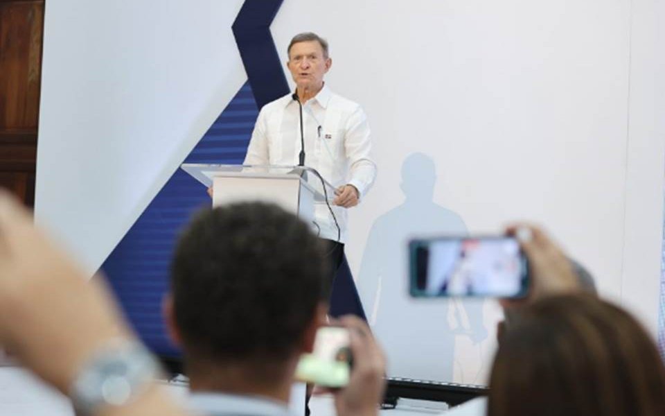El ministro de Relaciones Exteriores de República Dominicana, Roberto Álvarez, declaró que el país está preparado para recibir la XXVIII Cumbre Iberoamericana de Jefas y Jefes de Estado y de Gobierno que se desarrollará en el país del 24 al 25 de marzo en la sede de la Cancillería dominicana con el lema “Juntos por una Iberoamérica justa y sostenible”, convirtiendo a Santo Domingo esta semana en la capital de Iberoamérica.