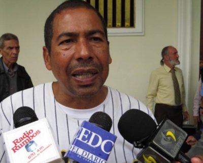 A dos meses del inicio de una serie de protestas en contra de los bajos salarios, a los docentes venezolanos se les han unido trabajadores de la salud y de varias instituciones gubernamentales.