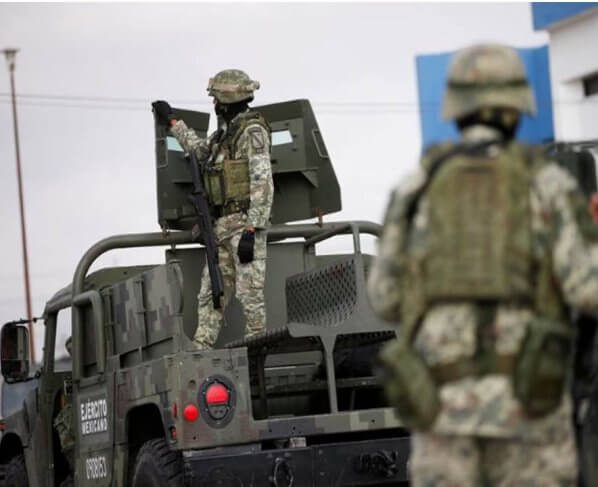 Cinco presuntos miembros de un cartel mexicano de la droga fueron arrestados por el reciente secuestro y asesinato de estadounidenses en el estado fronterizo de Tamaulipas, dijeron las autoridades locales.