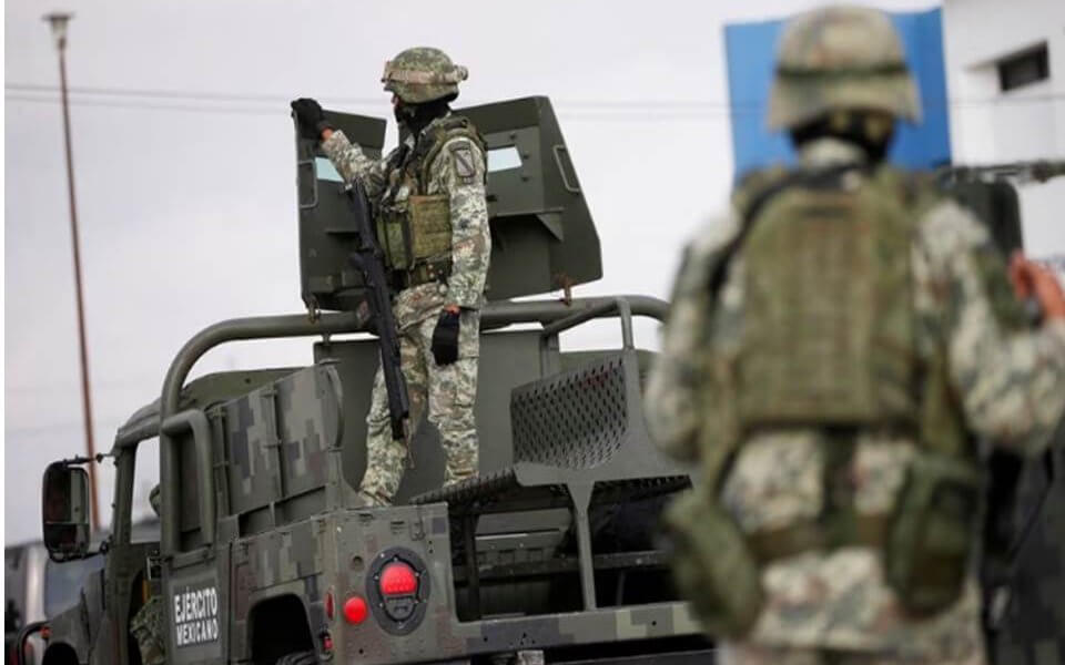 Cinco presuntos miembros de un cartel mexicano de la droga fueron arrestados por el reciente secuestro y asesinato de estadounidenses en el estado fronterizo de Tamaulipas, dijeron las autoridades locales.