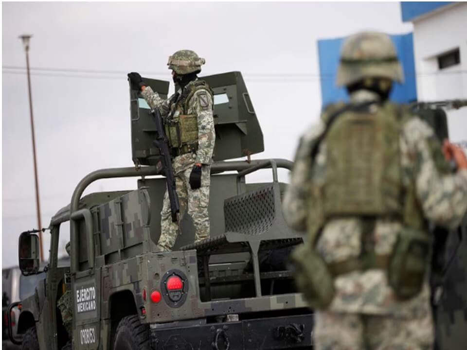 Cinco presuntos miembros de un cartel mexicano de la droga fueron arrestados por el reciente secuestro y asesinato de estadounidenses en el estado fronterizo de Tamaulipas, dijeron las autoridades locales.